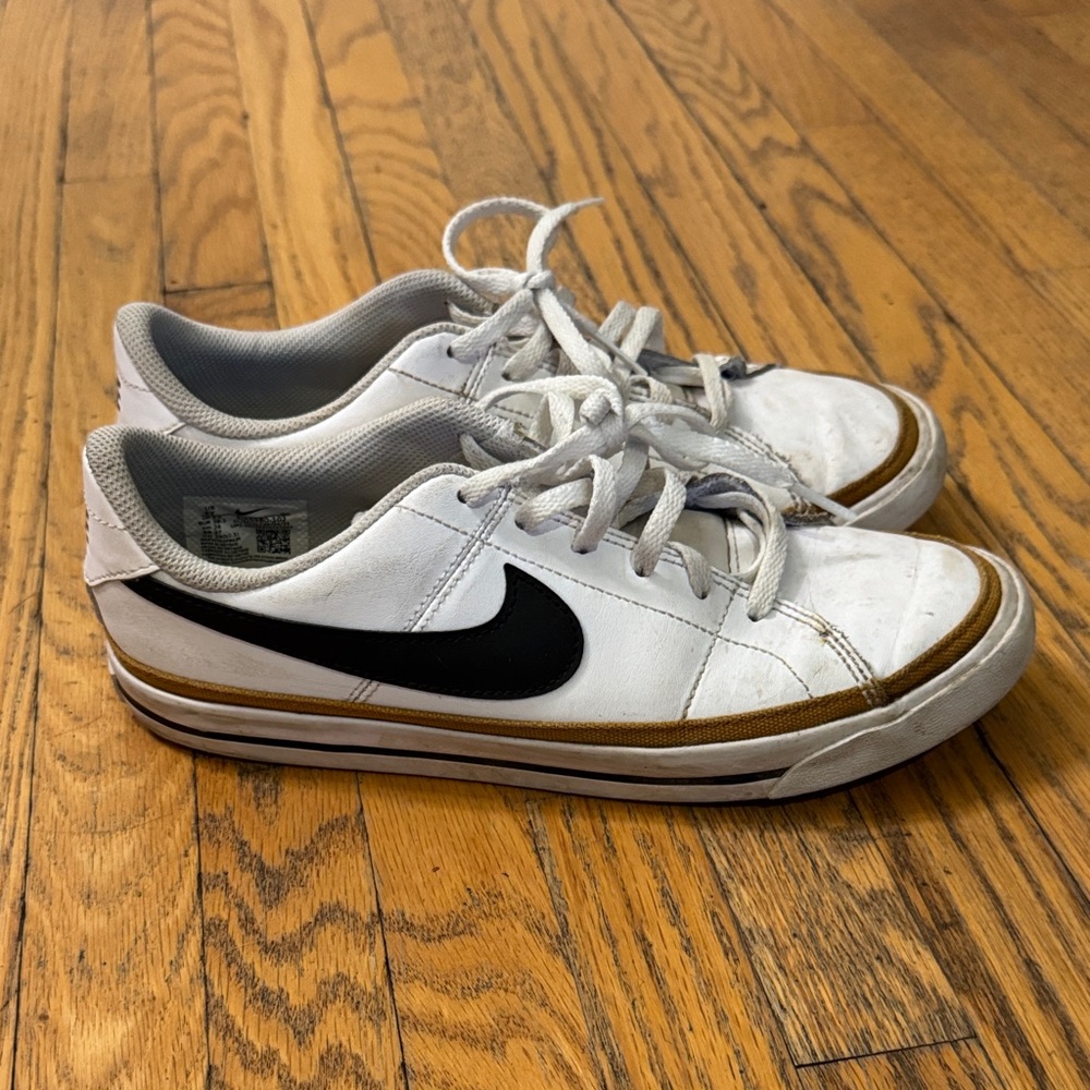 Nike Kids White and Black Sneakers
